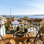 Olympo Shared Flat With Amazing River View Casa de hóspedes