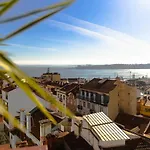 Olympo Shared Flat With Amazing River View Lissabon