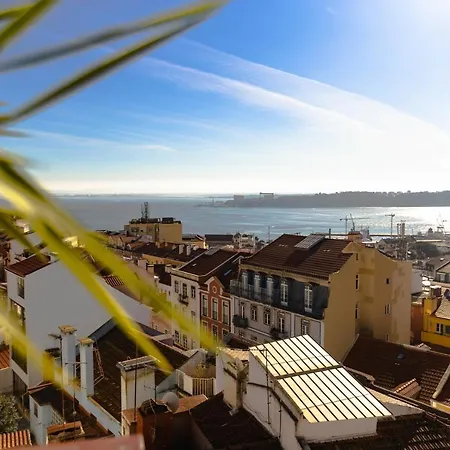 Olympo Shared Flat With Amazing River View Lisbon