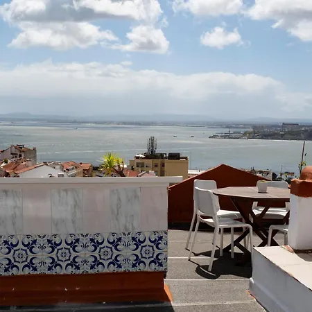 بيت ضيافة Olympo Shared Flat With Amazing River View *