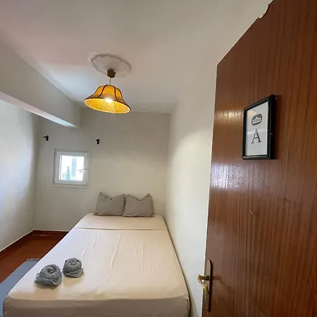 Olympo Shared Flat With Amazing River View بيت ضيافة *