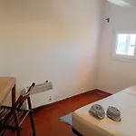 Гостевой дом Olympo Shared Flat With Amazing River View Лиссабон